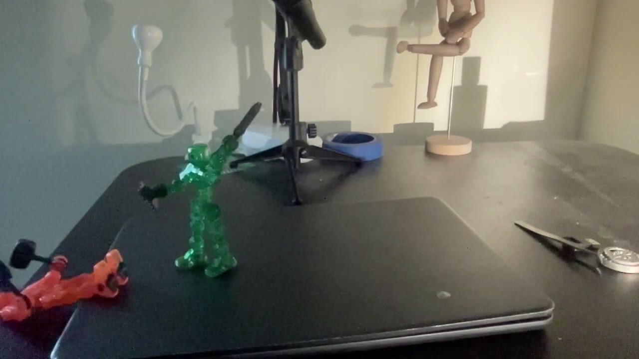 Klikbot Stop Motion fight - Helix vs Cannon