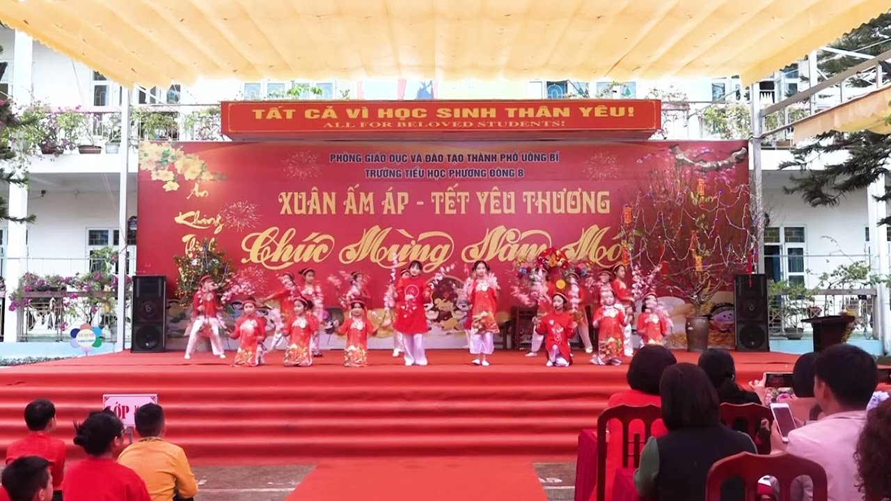 Múa: Ngày tết quê em - Khối 3