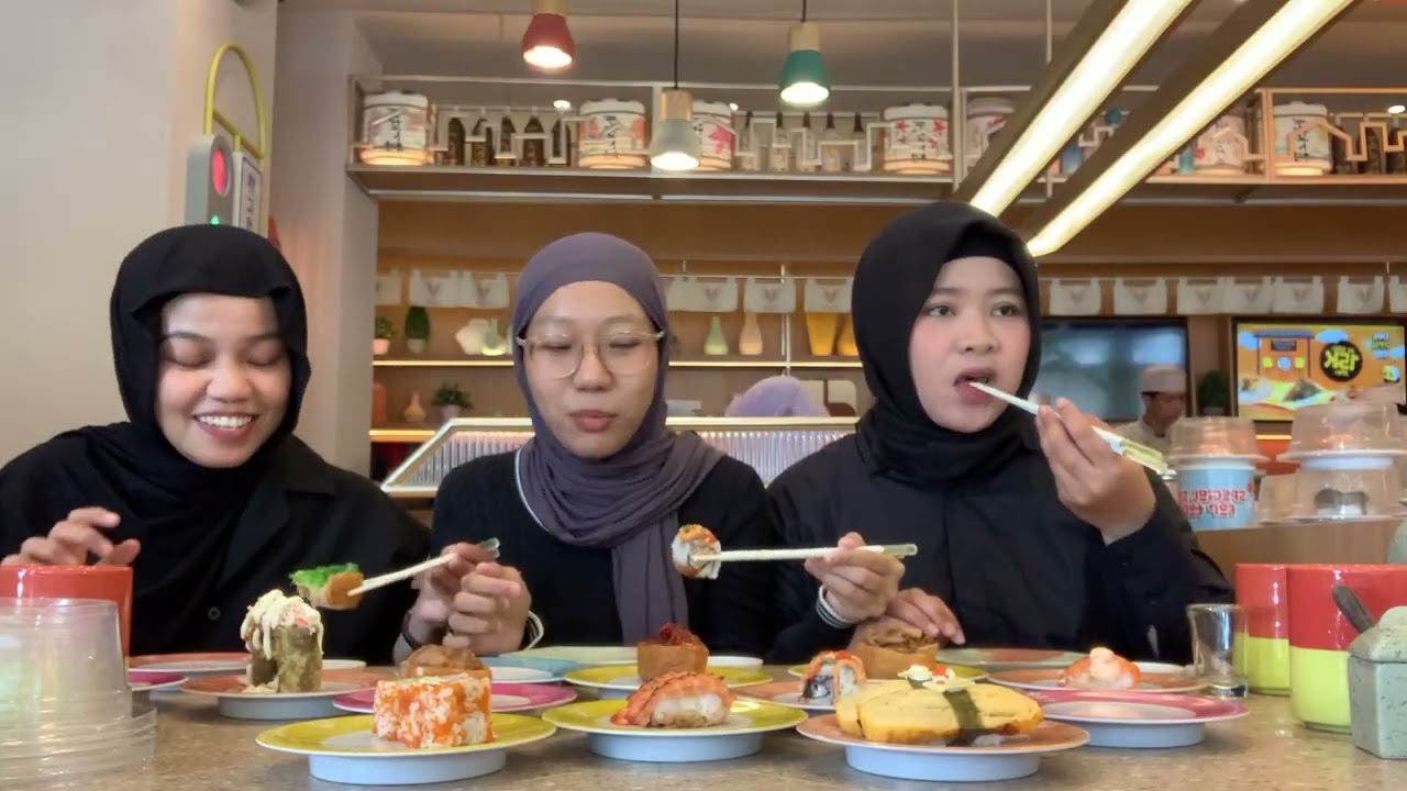 Makan Sushi Yareuuuuu 🫰😉🍣🥢!!