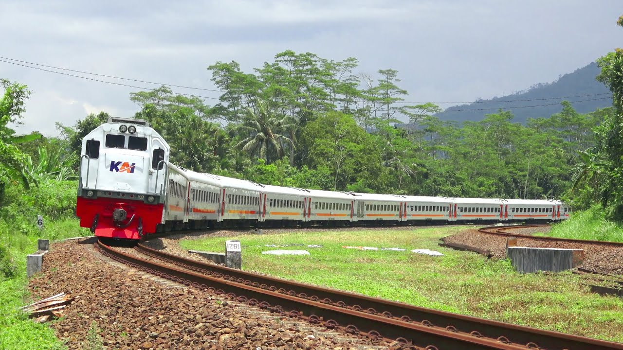 KERETA API PANJANG‼️ MENEMUKAN 21 KERETA API DI TANJAKAN DAN TIKUNGAN