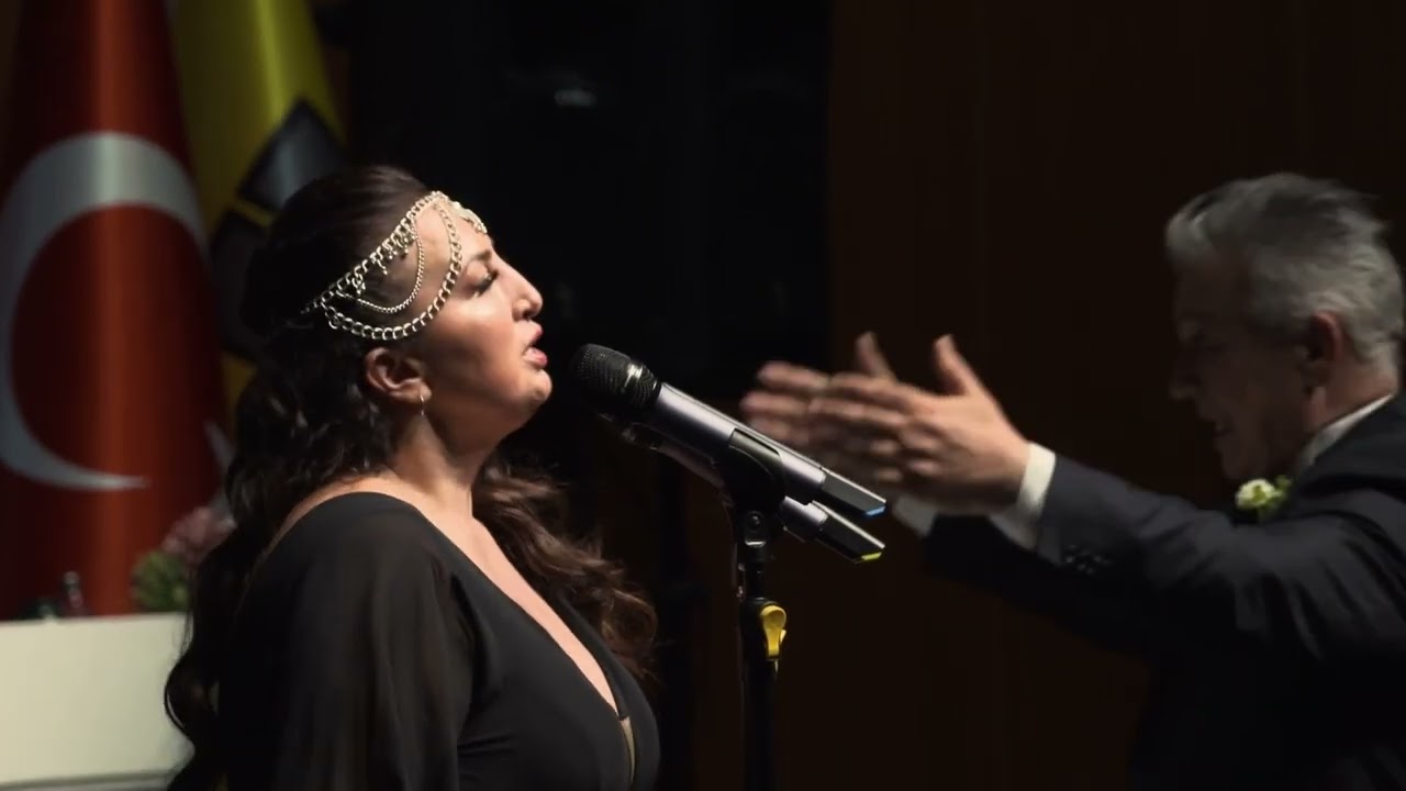 Dilek Cömertoğlu - Hüseynik'ten çıktım şeher yoluna