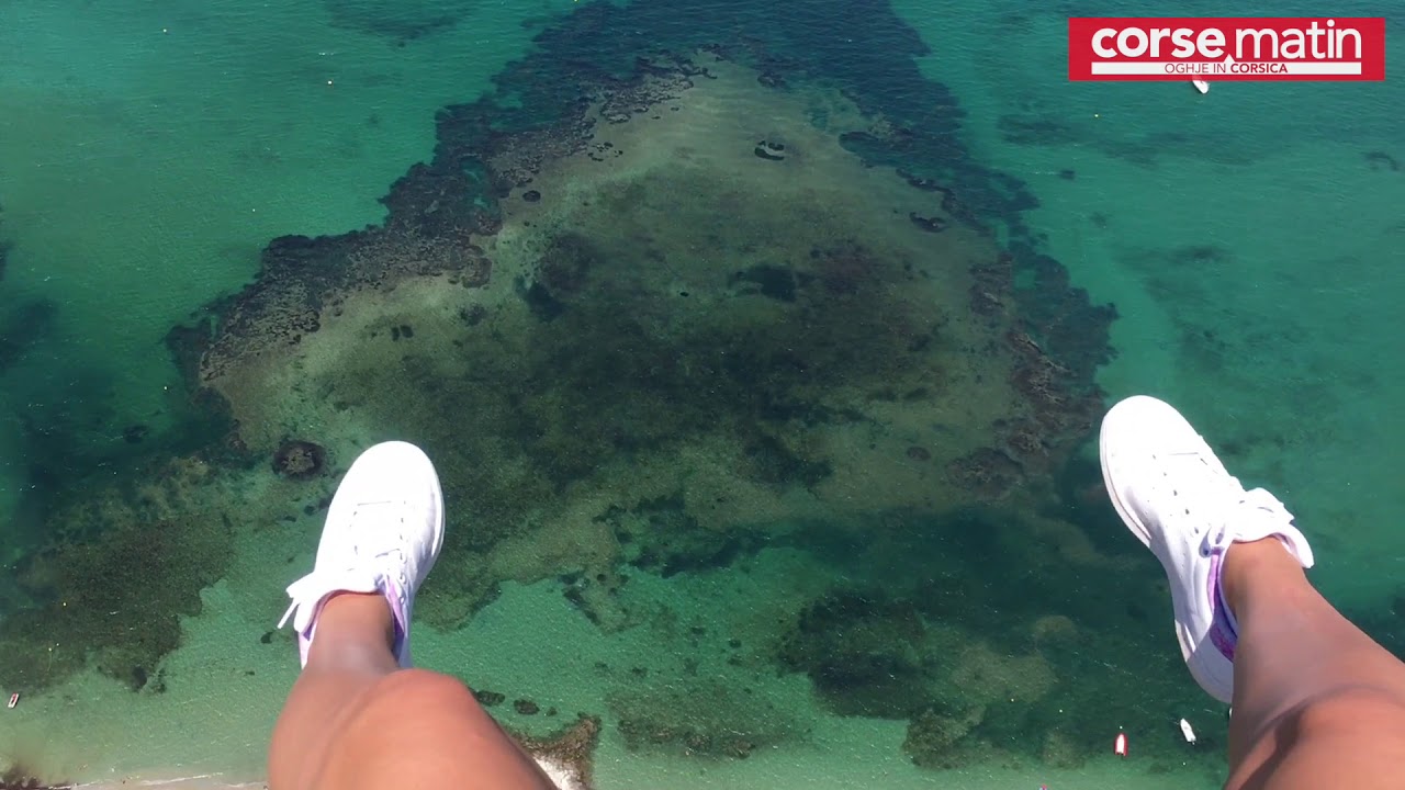 Découvrez le golfe de Saint-Florent en parapente