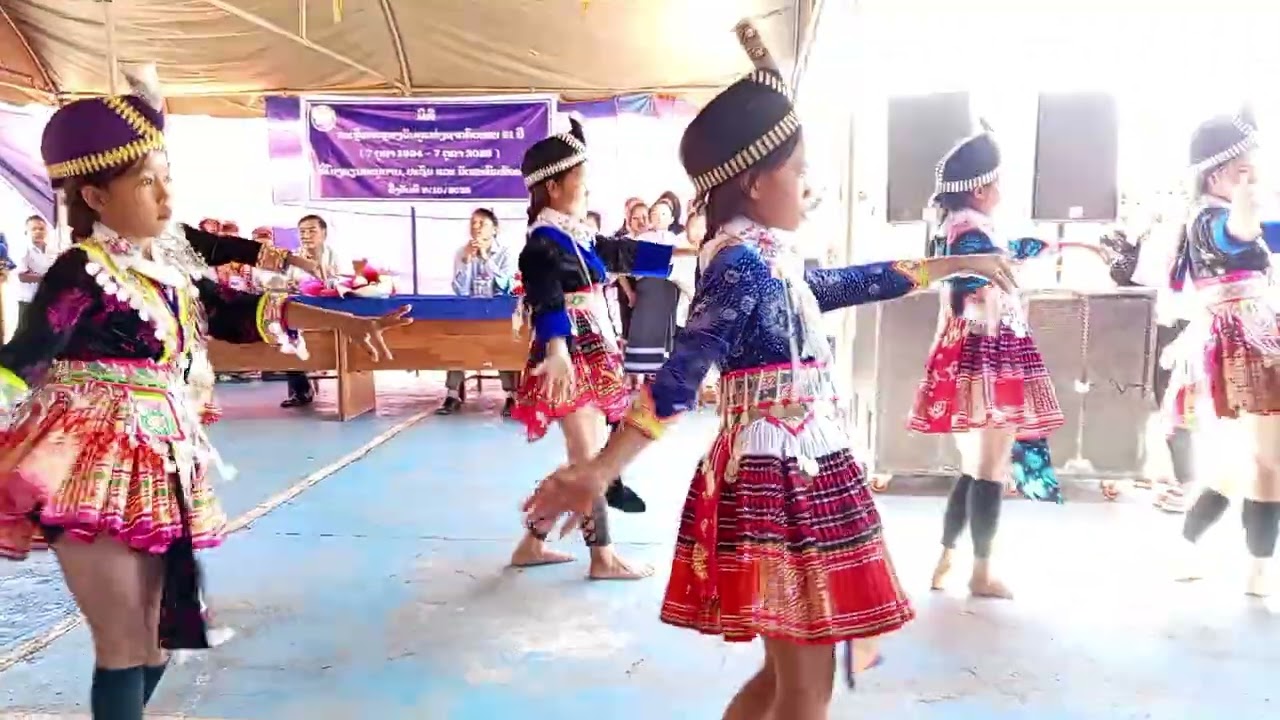 @ ສີລະປະ​ ວັນຄູ ຄົບຮອບ​ 31  ທີ່​ ມ.ຕົ້ນ​ຫ້ວຍຫອຍ