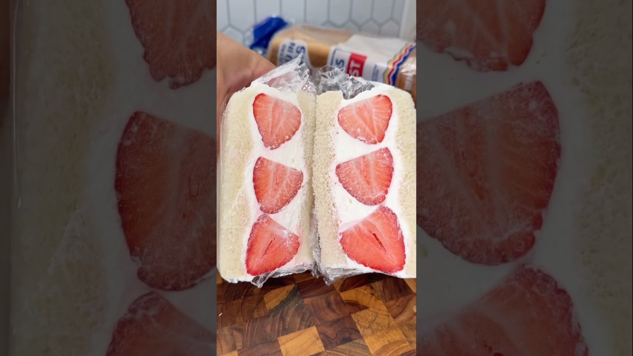 Japanese Strawberry Sando 🍓 #shorts