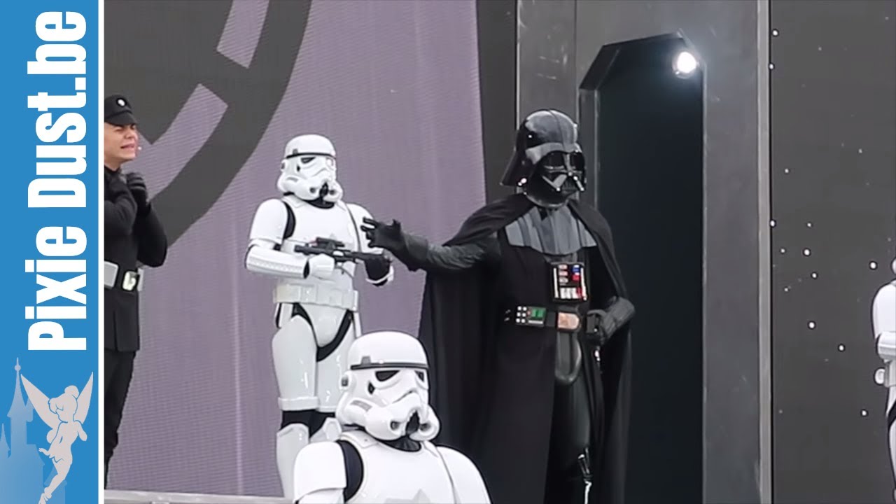 Imperial March with Darth Vader during Star Wars Legends of the Force at Disneyland Paris 2019