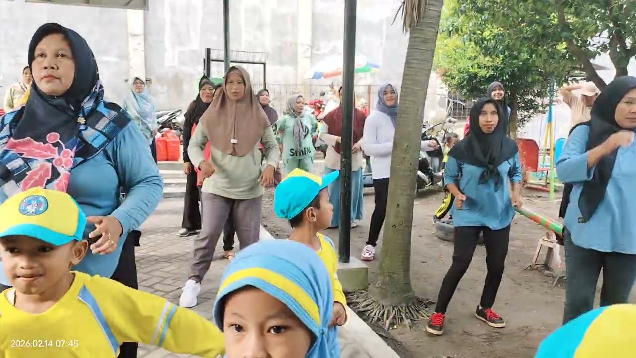 Senam bersama bunda #likeandsubscribe #tktunasmulya #walimurid#kerjasama #mendidik#bangsal #joinus 