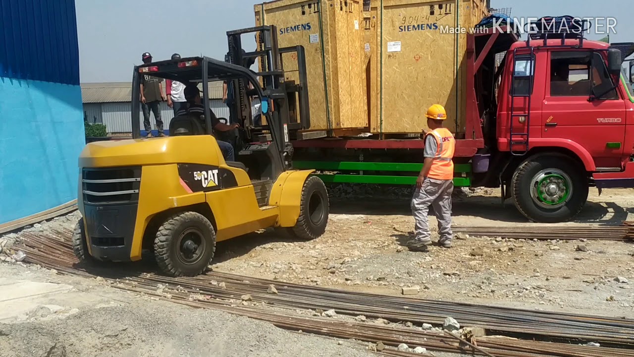 Forklift 5 Ton Unloading Material