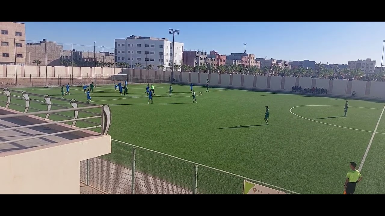 تعادل شبان نادي شباب المسيرة ضد شبان نادي دفاع الحسني الجديدى بنتيجة 1/1 بمدينة العيون ملعب 84