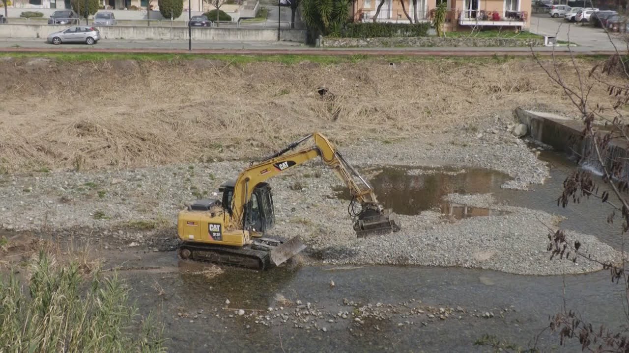 Casarza, in corso i lavori di mitigazione del rischio sul torrente Petronio a Francolano