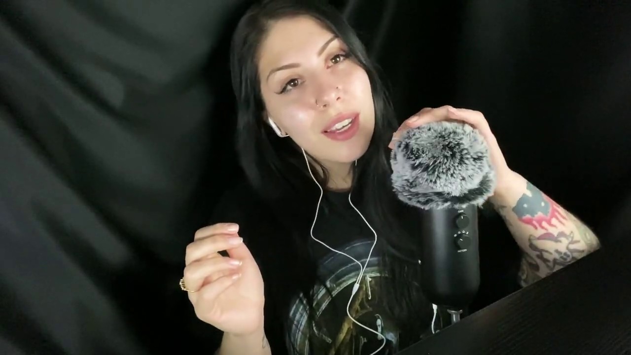 ASMR 'it's okay' 'relax' 'shh' comforting and fluffy mic brushing
