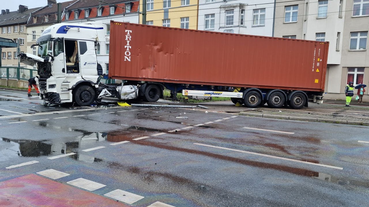 #Dortmunder# Bahn Unfall mit lkw# Beim Immermannstraße Do