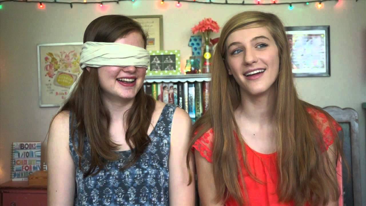 WHATS IN MY MOUTH CHALLENGE || Blue & Tess
