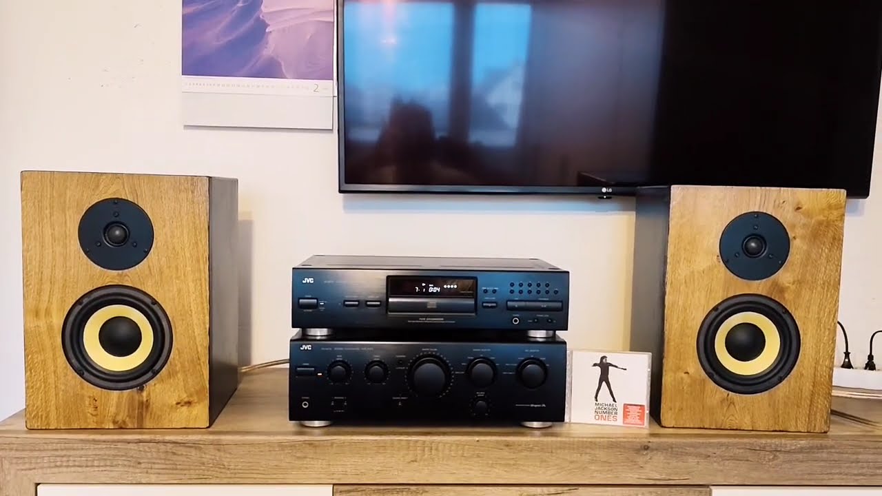 Stereo amp JVC AX472 and bookshelf speakers / Stereo zosilňovač JVC a regálovky (2)