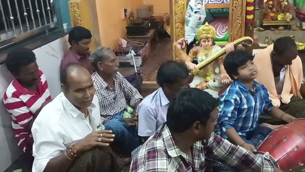 Mathukumelli gramamlo Sri anjineya mahila bhajana sangam