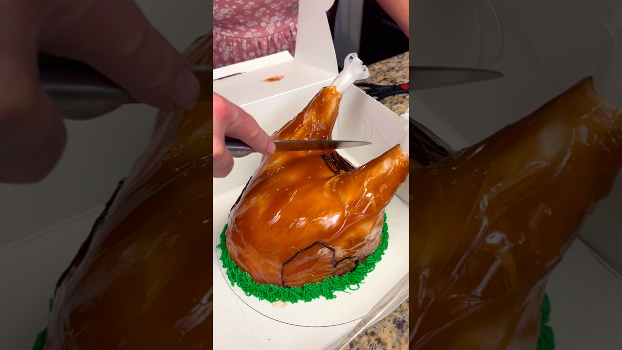 Viral Ice Cream turkey cake! 🍦 🦃  😅 from Baskin Robbins