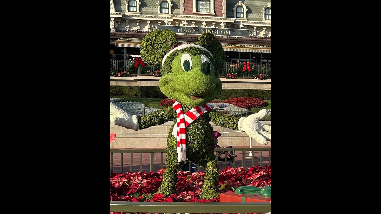 Mickey's Very Merry Christmas Party (MVMCP) December 4, 2025 Parade