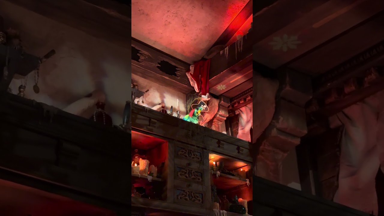 The Beak and Barrel @ Magic Kingdom Walt Disney World 