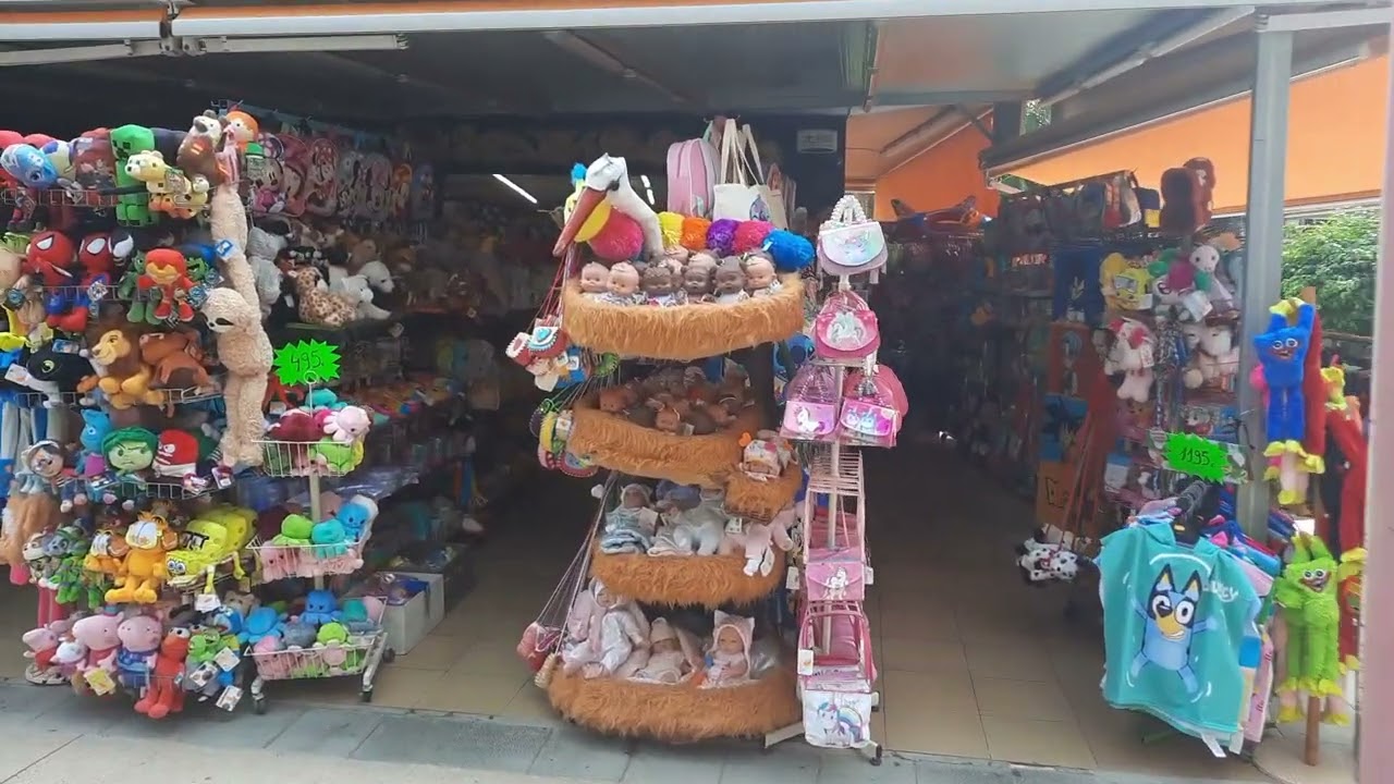 A walk around the shops and beach in Salou. August 2024 