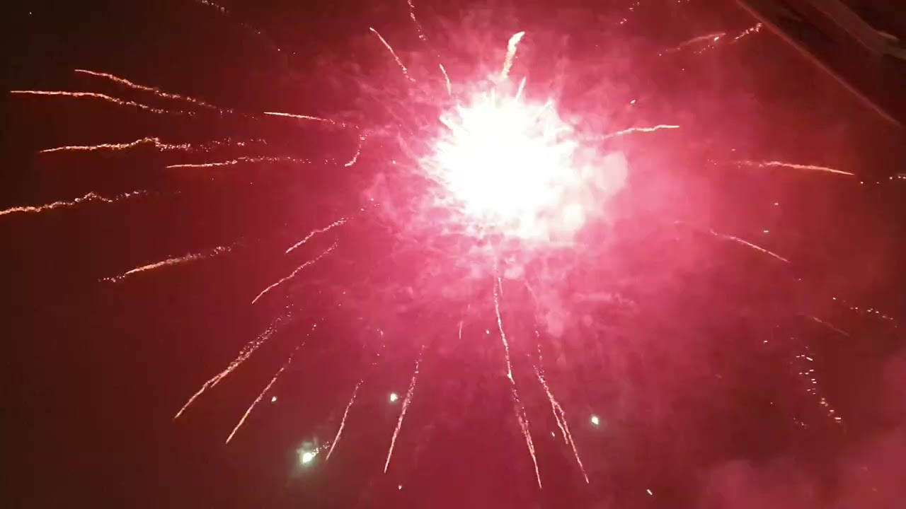 Fireworks Vuurwerk TRIPLEX 1000 SHOT SALUTE/PYROSHOW 5 minutes compound. wow a beauty!