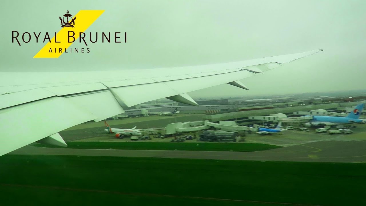 ROYAL BRUNEI Boeing 787-8 Dreamliner ONBOARD Takeoff from London Heathrow | Seat 46K