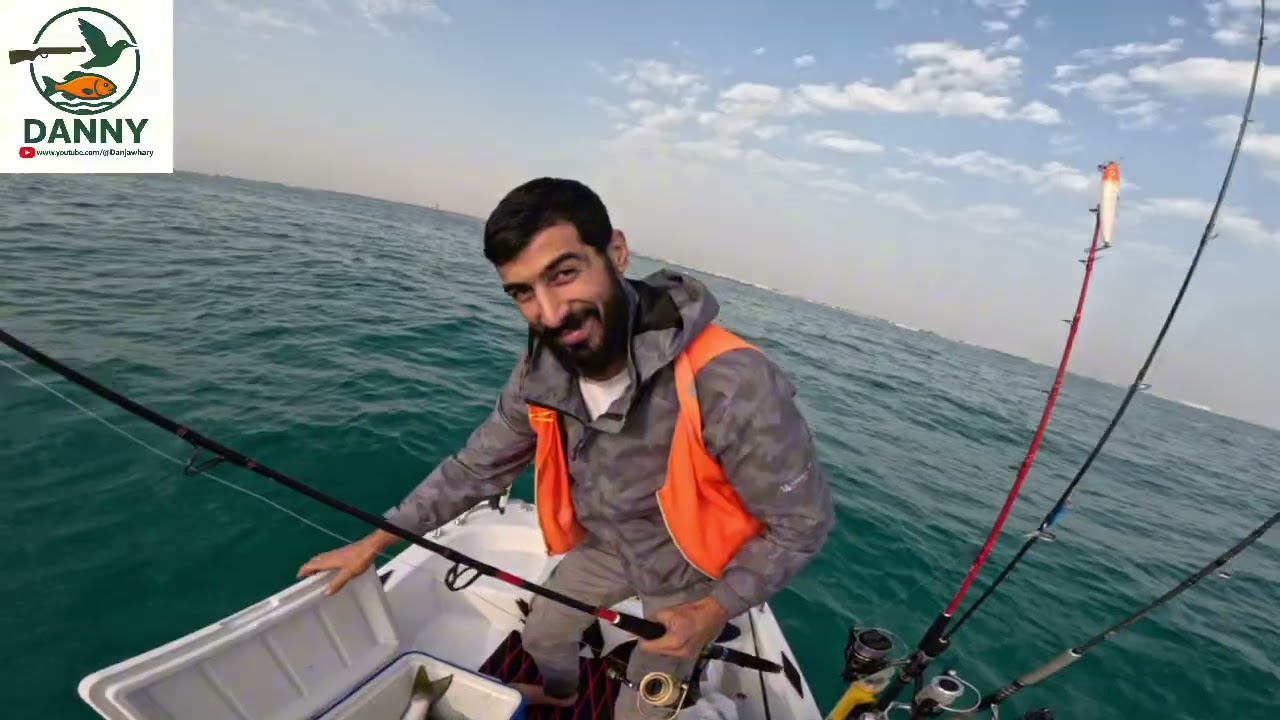 البحر بيعطينا صبر، والصنارة بتعلّمنا نِطر، والرزق عالله… ولو طال المشوار#صيد_السمك  