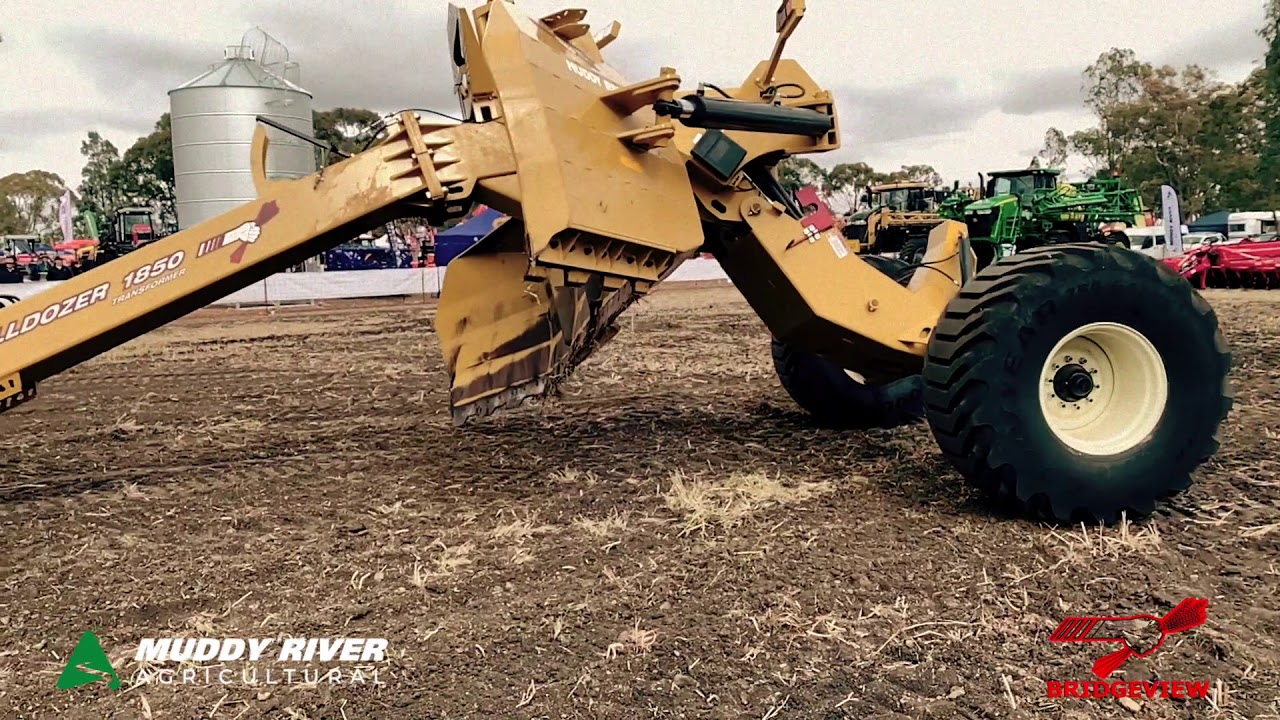 Farm Fest 2019 Demo Arena with Bridgeview Pulldozer Transformer - Laser buckets and Land leveling