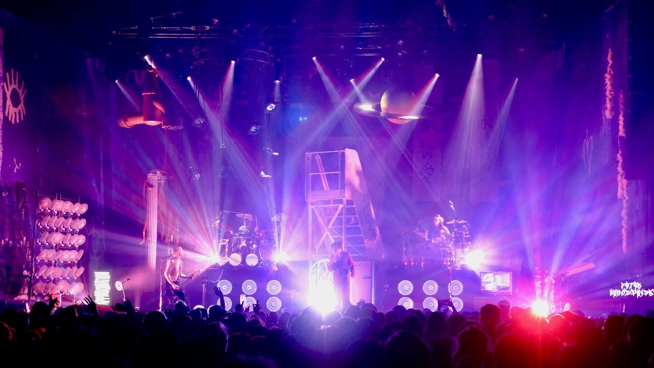 Bilderbuch one.Earth Tour • Stage, FoH Sound & Monitoring