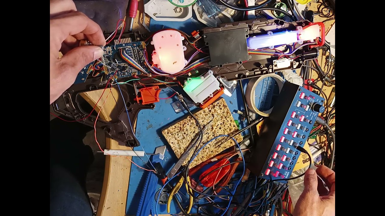 Circuit Bent Lazer Gun by Psychiceyeclix 