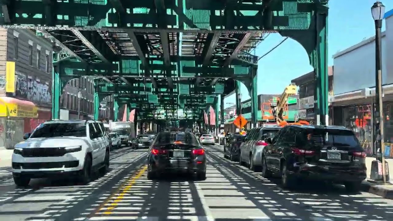 New York - Brooklyn - Driving tour in Broadway
