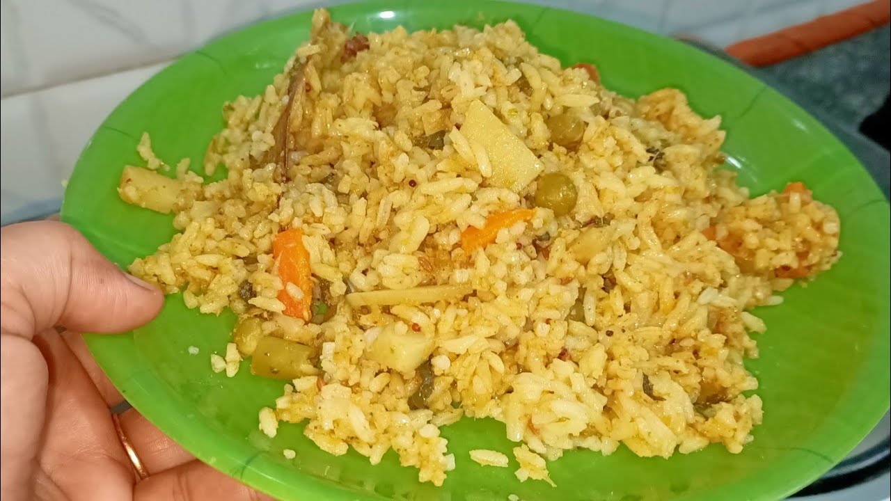 ಸಿಂಪಲ್ ವೆಜ್ ಪಲಾವ್ ರೆಸಿಪಿ Easy method simple vegetable pulao recipe | Karnataka's breakfast recipe