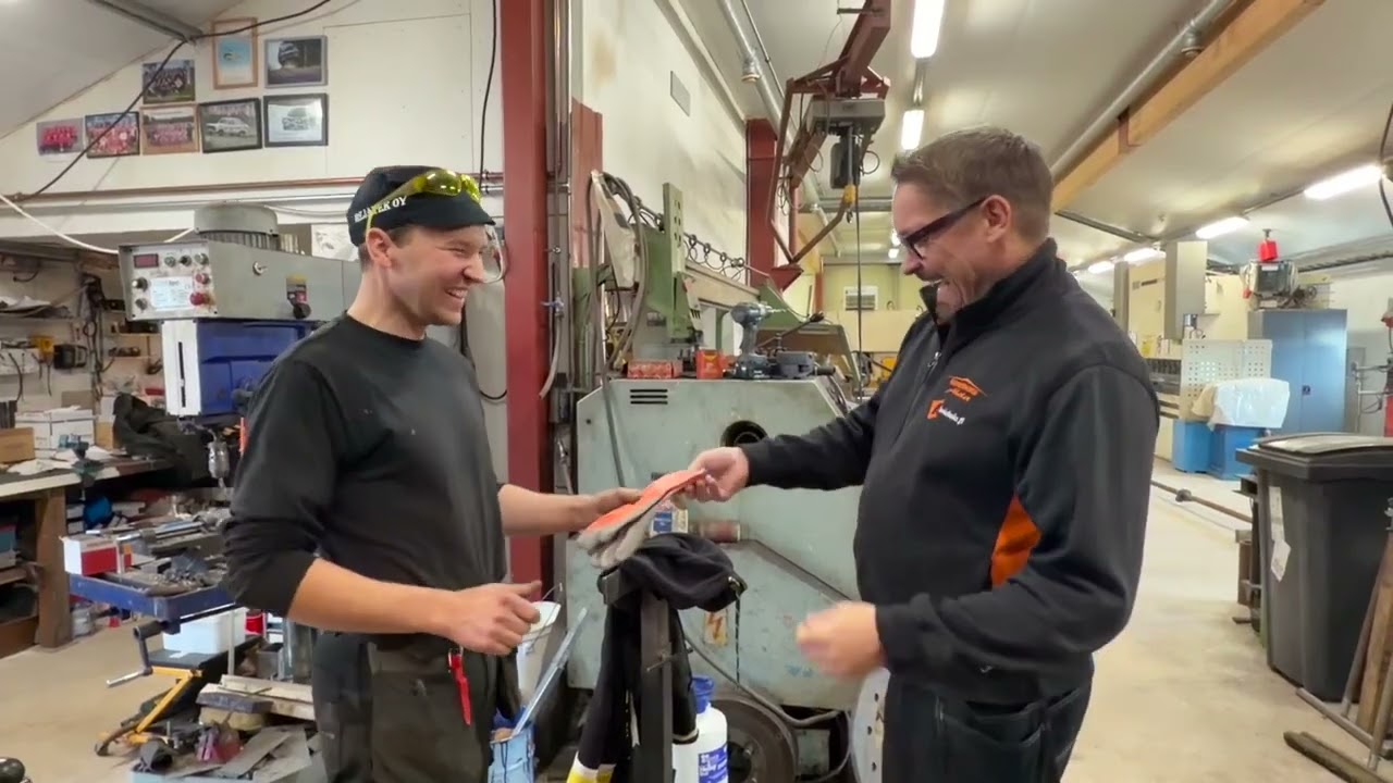 Jakso 7: Samppa Työkylässä