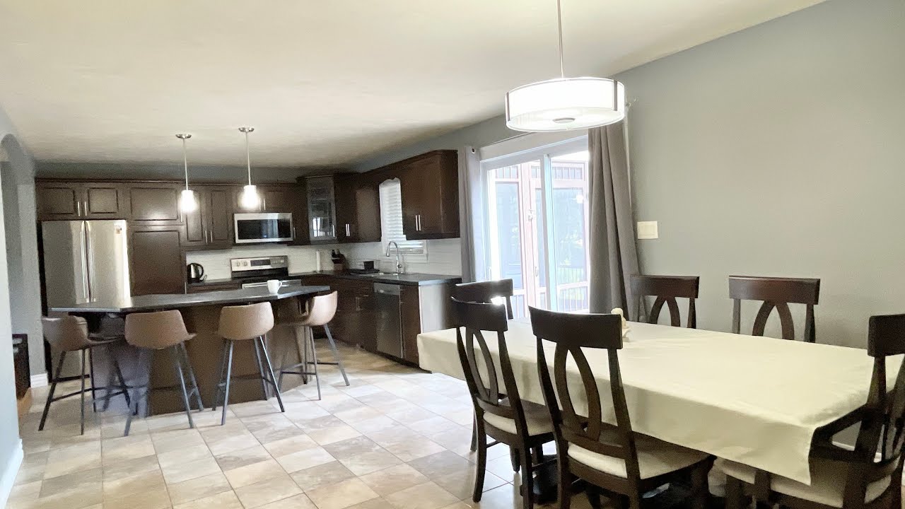 6 bedroom executive home with pool - Dieppe