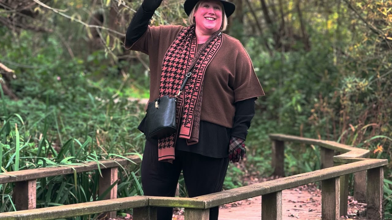 Visit Nantwich Lake with me on WanderWithRachelUK - a dog-friendly, accessible Cheshire day out