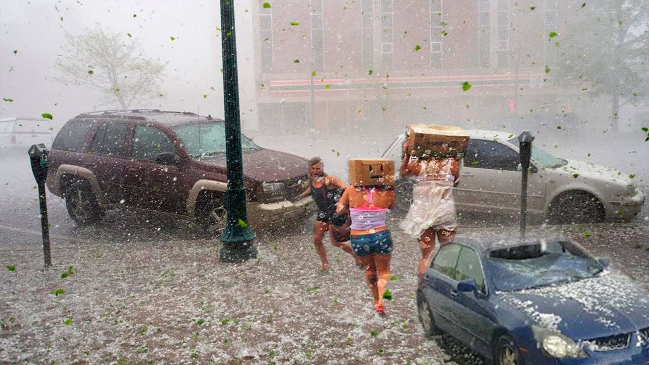 Spain under the Blow of  hail Stones !  A strong hailstorm hit albacete