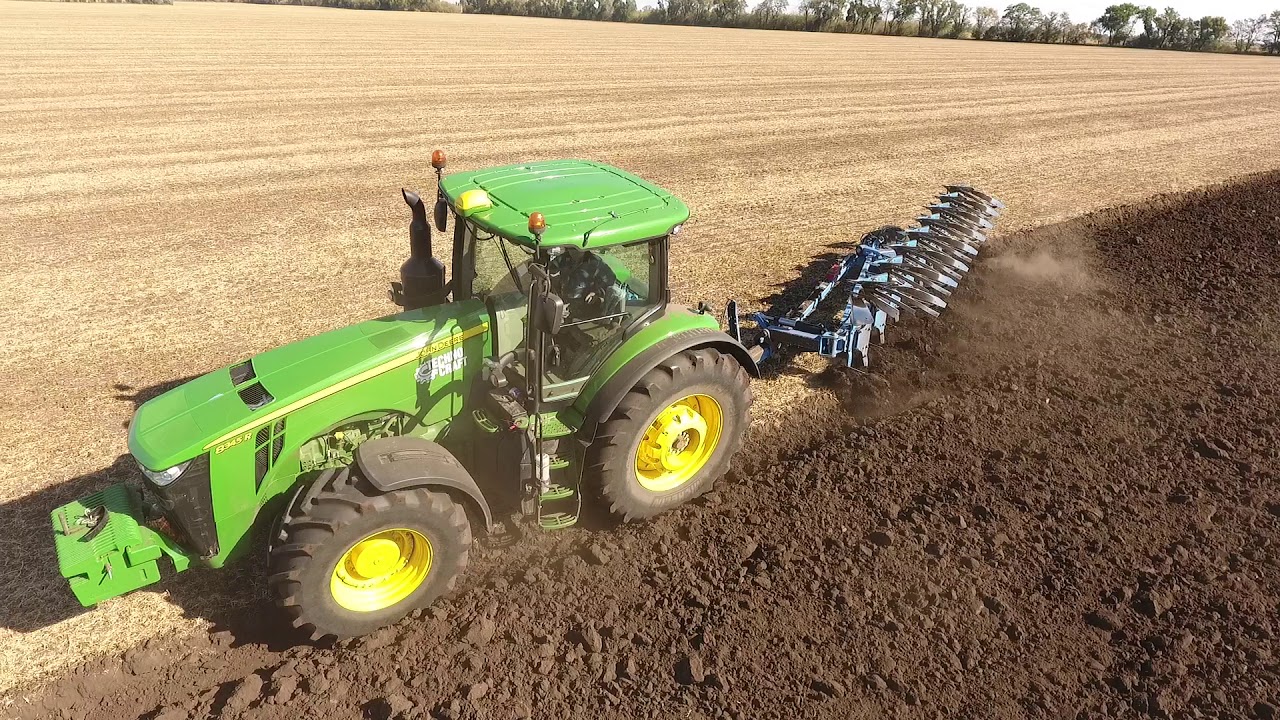 Оранка. Трактор John Deere 8345R + плуг Lemken Diamant 11