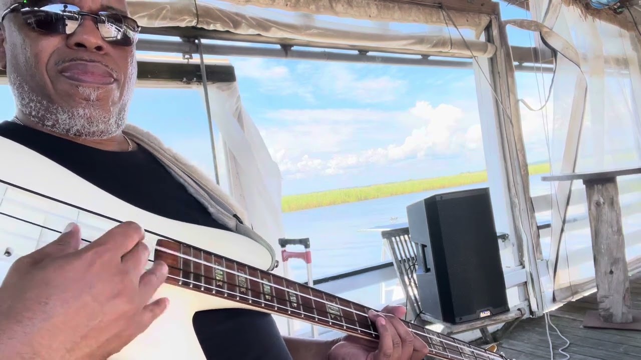Quintin Berry bass cover Lowdown by Boz Scaggs instrumental