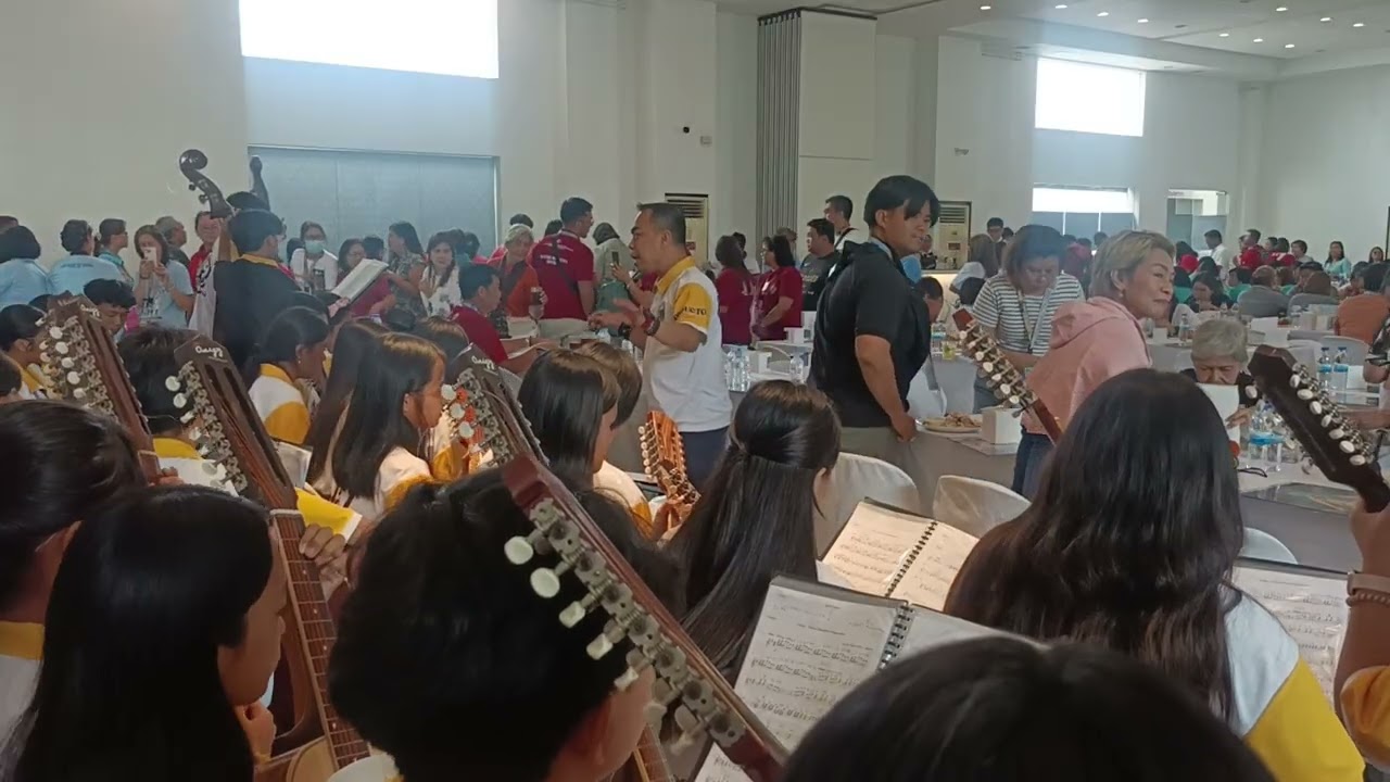 Golden (Huntrix) - FFHNAS SPA Rondalla