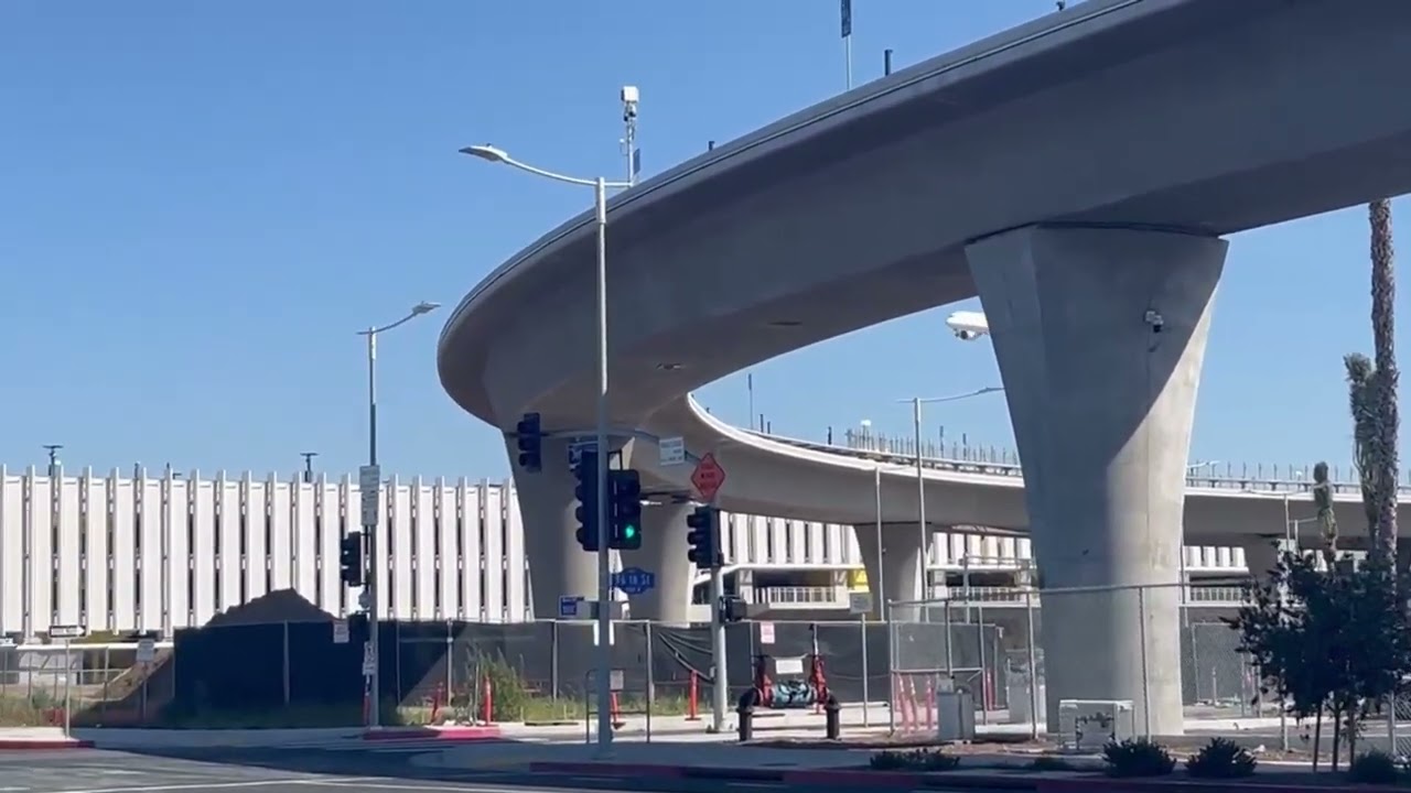 Planespotting in LAX Airport 