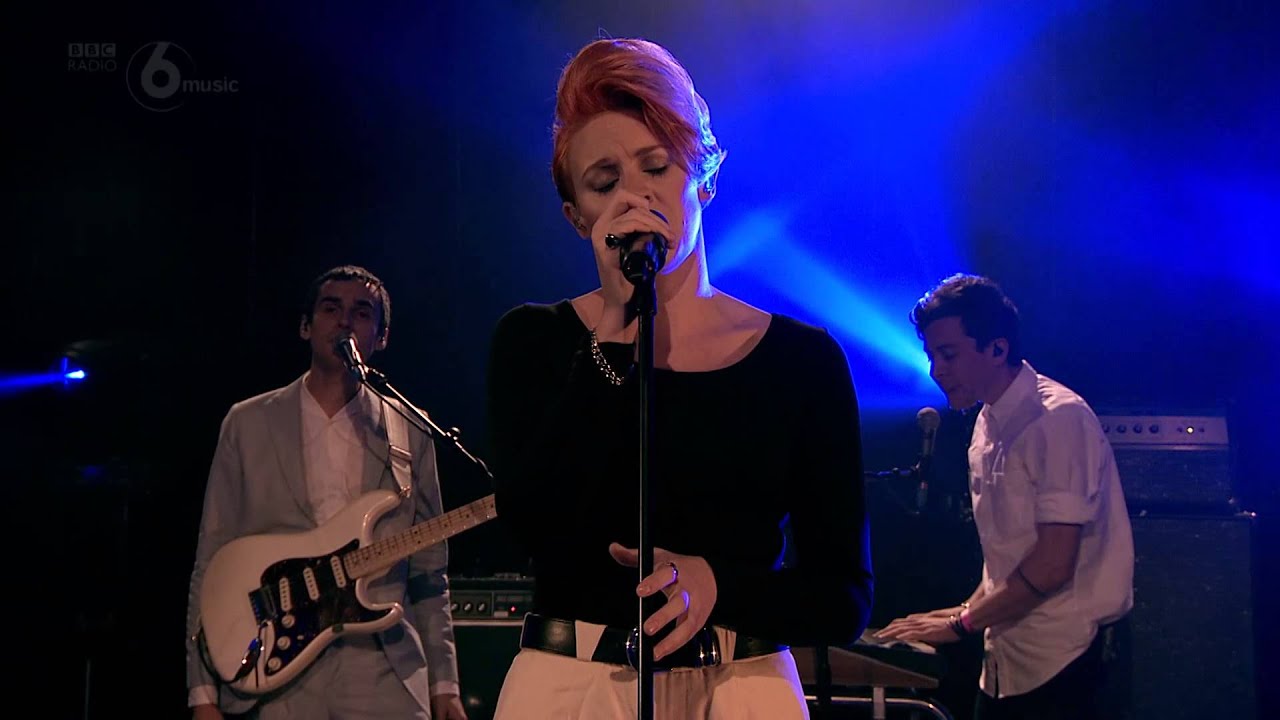 La Roux - Let Me Down Gently (6 Music Live October 2014)