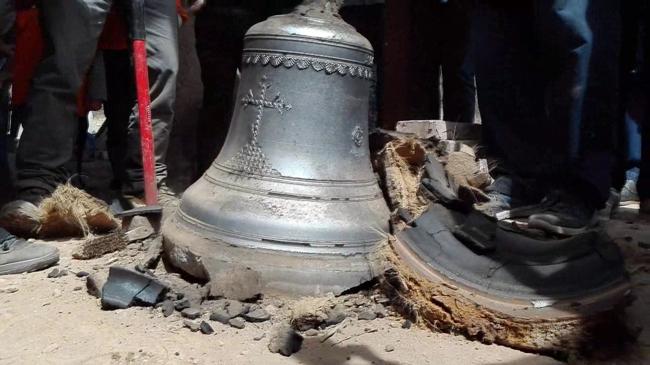 2 Fundición de campanas a pie de torre. XXX Trobada de campaners d´Os de Balaguer