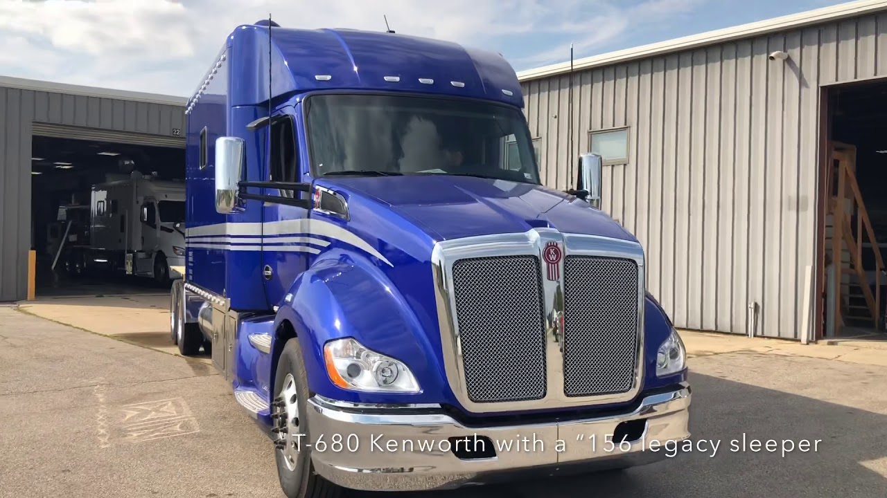Elegance On Eighteen Wheels showing off some more awesome big rigs!