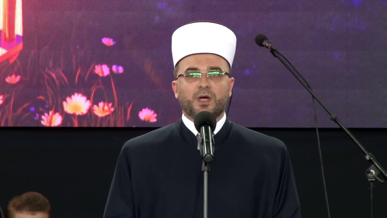 Svečana akademija 373. generacije maturanata Karađoz-begove medrese  المدرسة الإسلامية في البو سنة