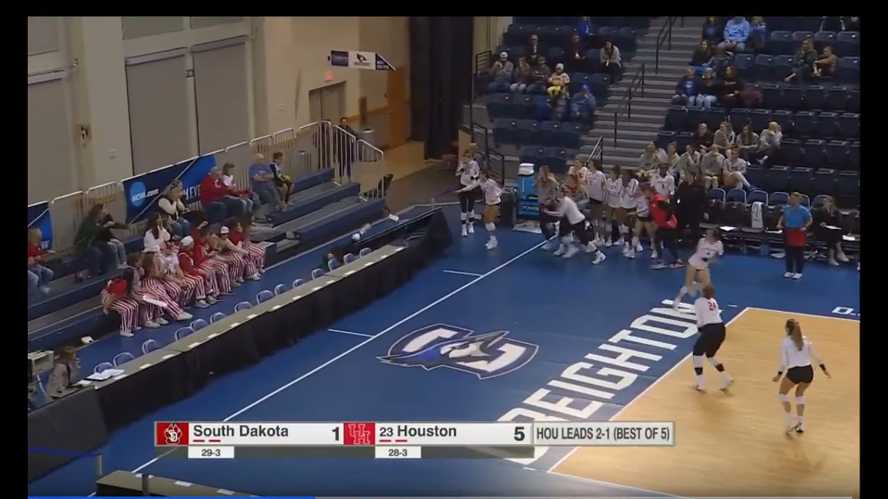 110% Table Crashing Rally Save in College Volleyball