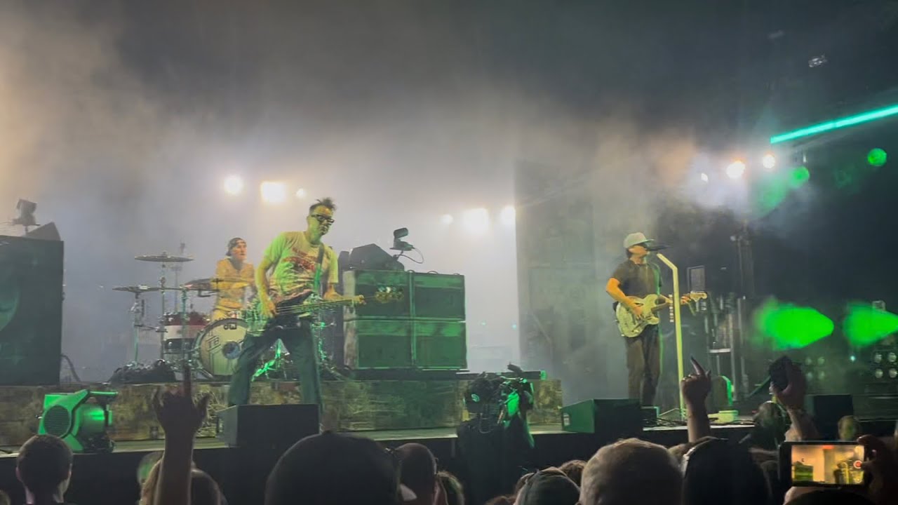 Blink-182 - Dumpweed (Live @ Darien Lake Amphitheater 9/11/25)
