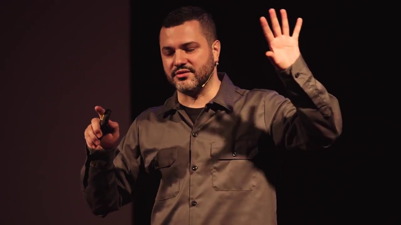 Migliorarsi per migliorare ciò che si fa | Luca Barcellona | TEDxBrescia