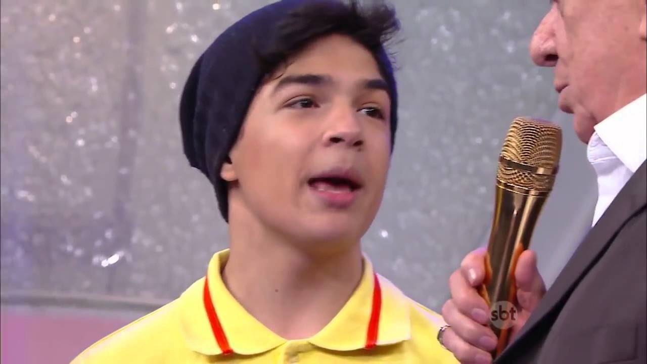 Gustavo Daneluz - Programa Raul Gil (03-10-15 ) - 'Carrossel' no Jogo Do Banquinho - Parte 2