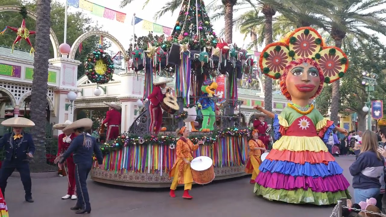 4K Disney ¡Viva Navidad! Street Party 2025 DCA