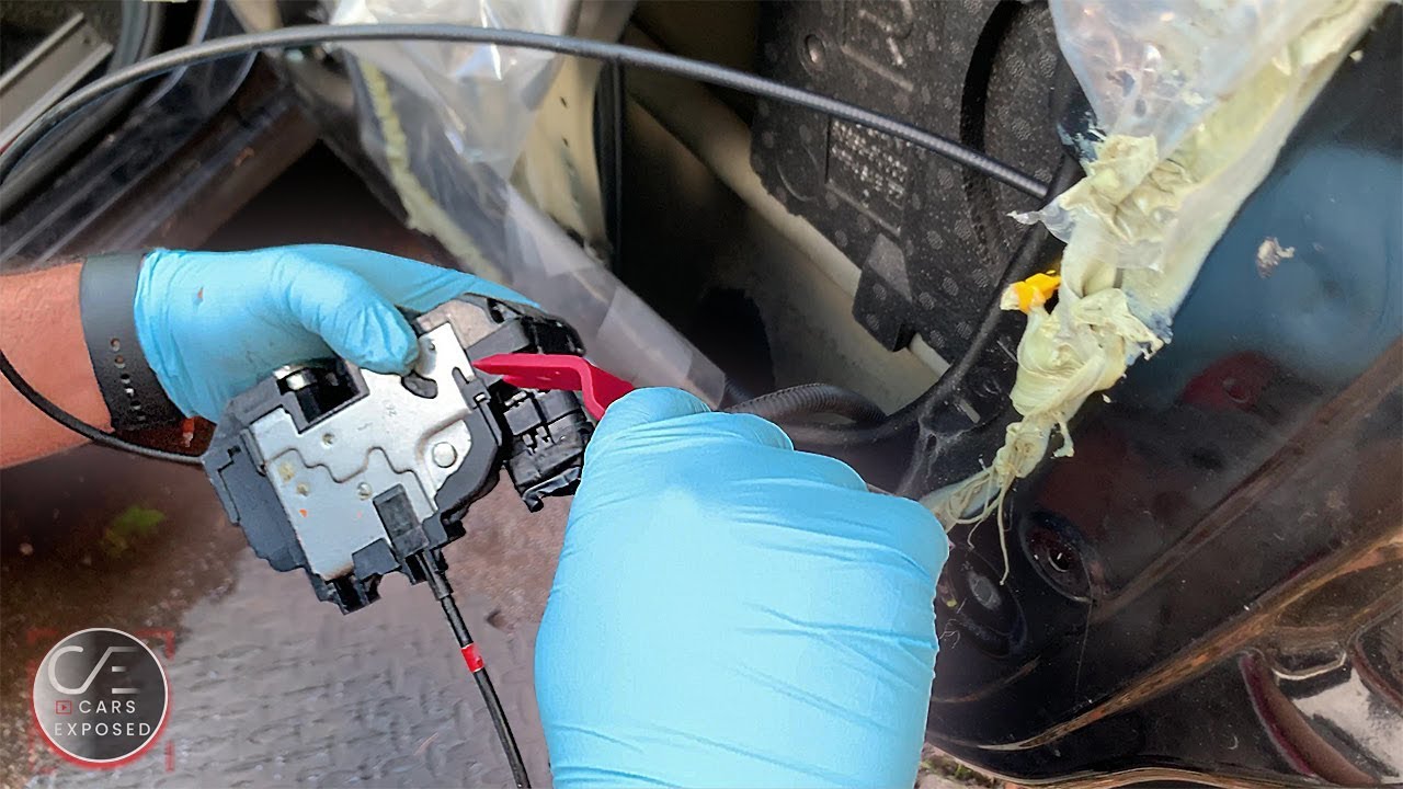 Замена дверного замка Nissan Note