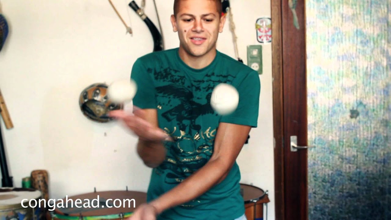 Amazing rhythmic juggling by Julio Cesar Hagen Pimentel