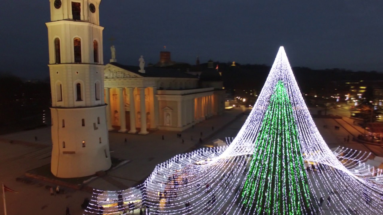 Kalėdinė Vilniaus eglė iš paukščio skrydžio
